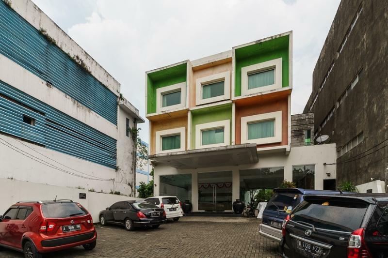 Reddoorz Plus @ Gunung Sahari 2 Jakarta Exterior photo